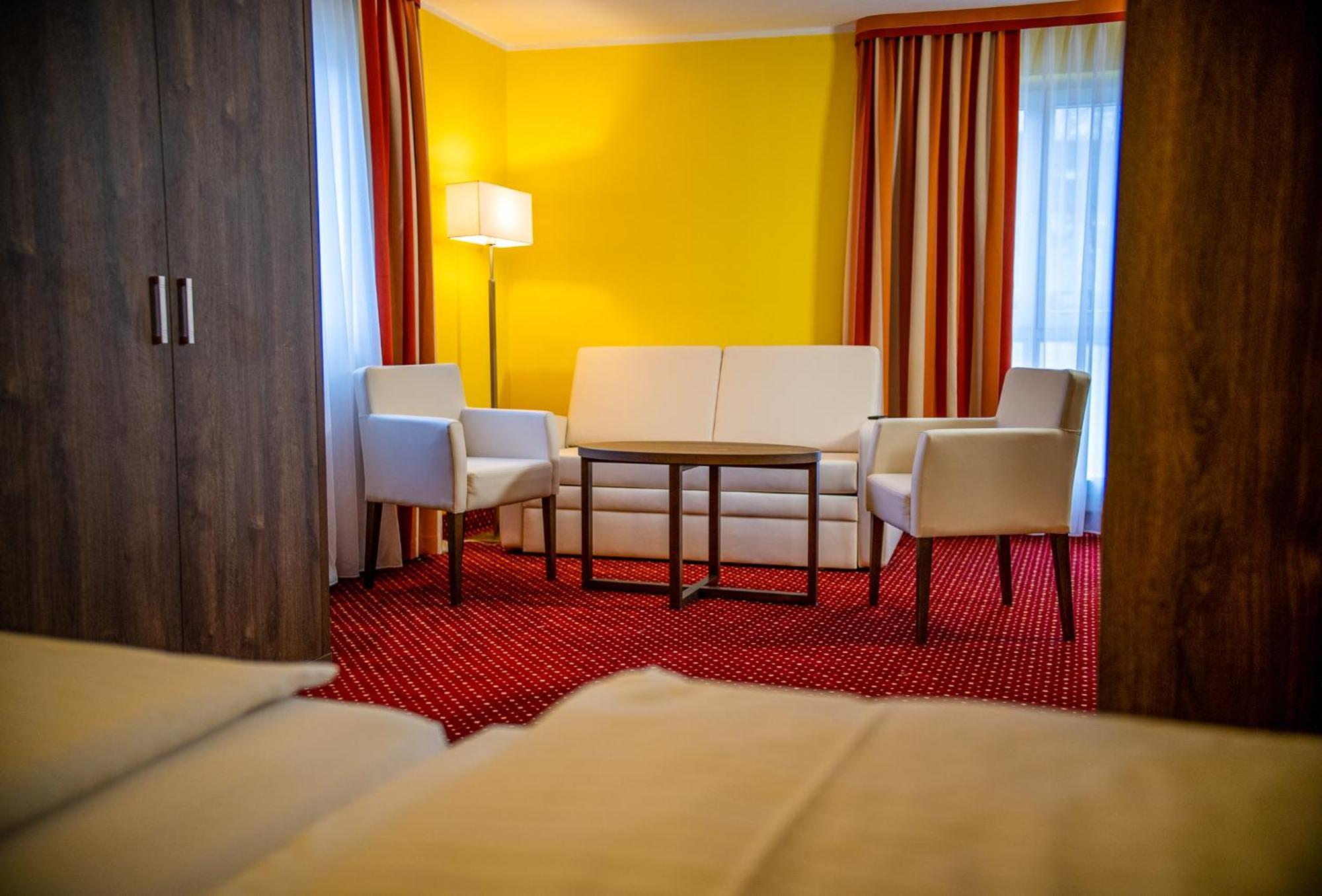 Invite Hotel Nuernberg City Exterior photo